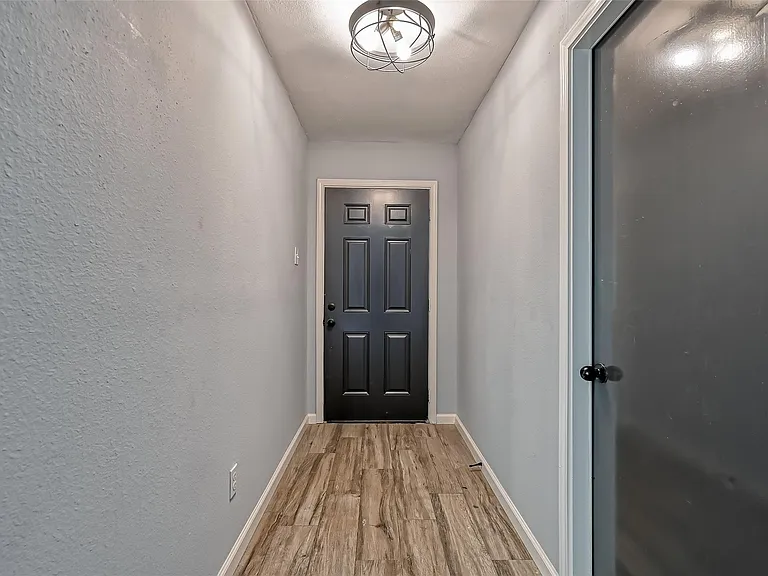 8623 Valley Forest Dr — Photo 8