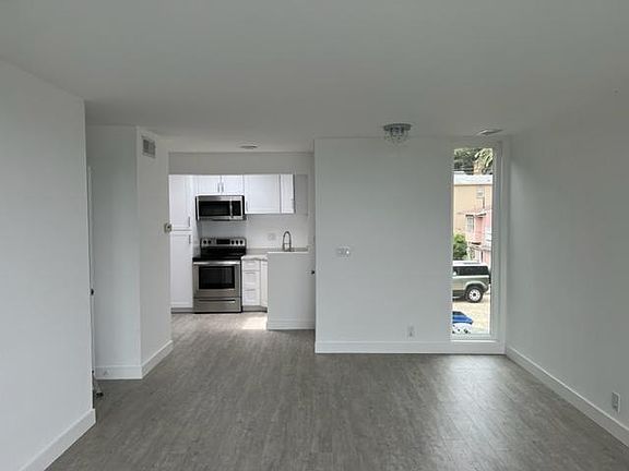 4th image of 118 West St #B