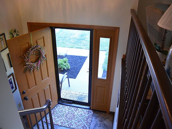 3rd image of 187 Archwood Ave