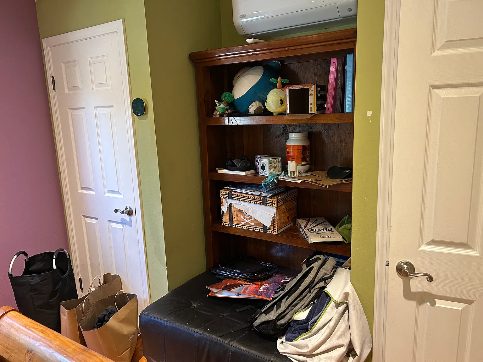 552 Endicott Dr — Photo 3