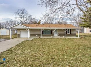 915 W Cliff St, Saint Joseph, MO 64504