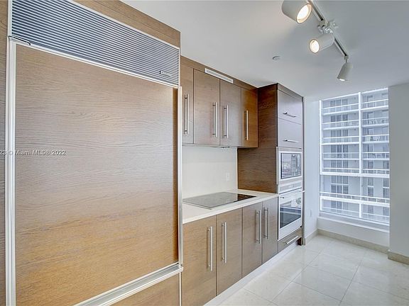 4th image of 475 Brickell Ave #15