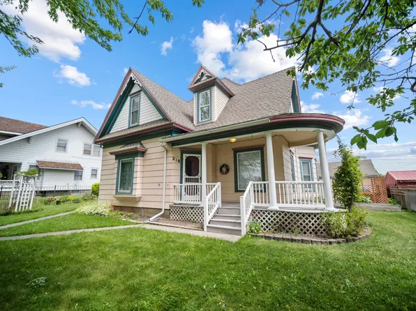 218 S Broadway St, Tekoa, WA 99033