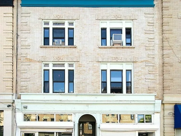 447 Rogers Ave #2R — Photo 8