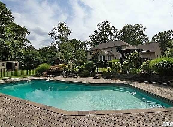 2nd image of 9 Dolores Ln