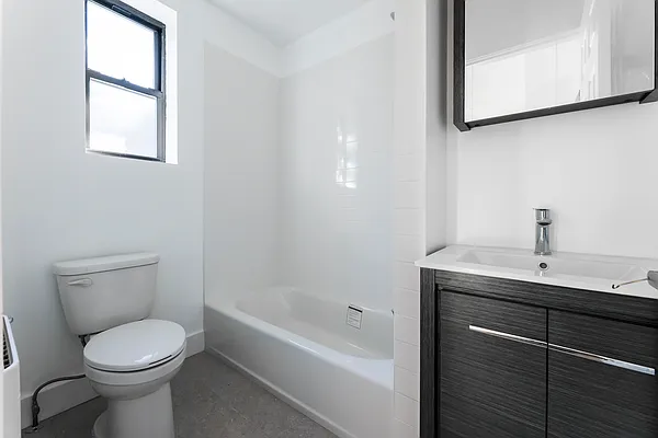 Rented by C2R Management LLC | media 22