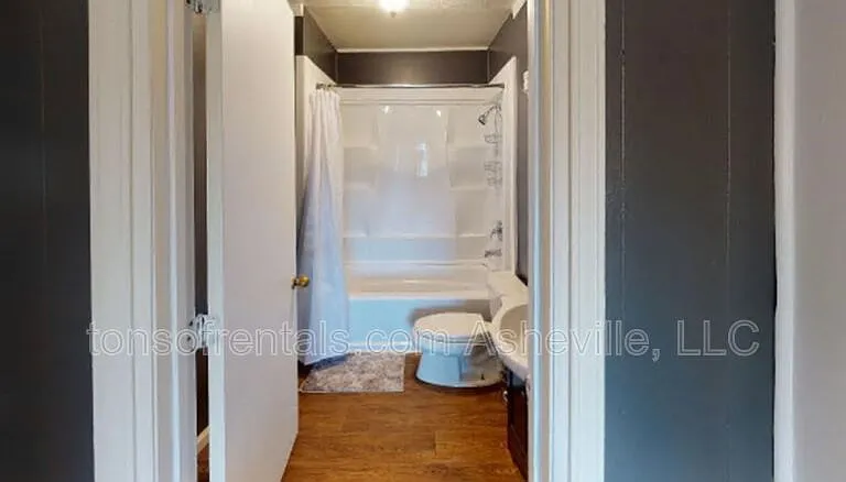 391 Deaverview Rd — Photo 15