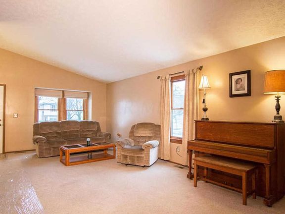 2nd image of 2311 Fernwood Ave