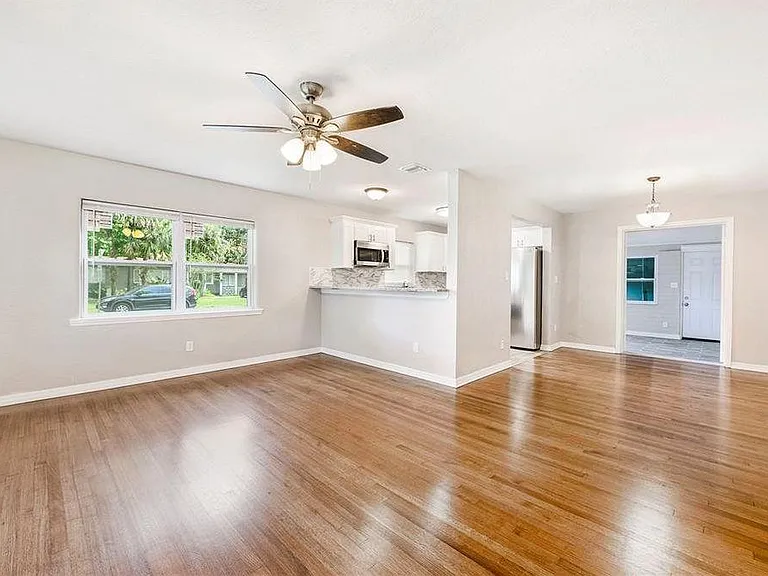 1300 Hardy Ave — Photo 8