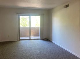 5877 N Granite Reef Rd