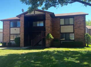 22 Yorkshire Ln APT A, Belleville, IL 62221