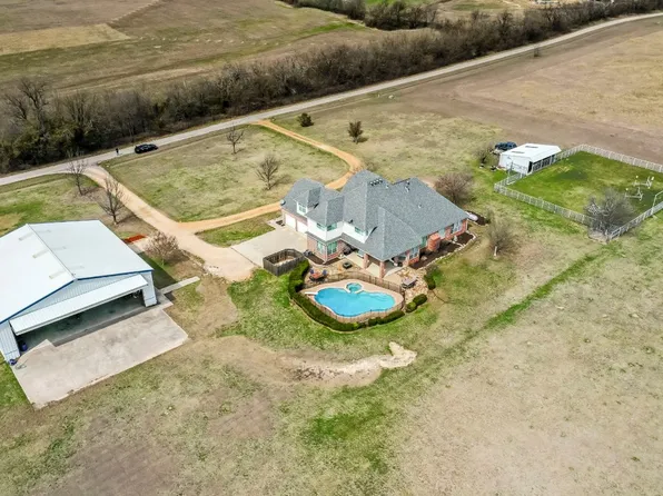 11534 Merlin Dr, Sanger, TX 76266