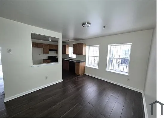115 Leslie St #1 — Photo 10
