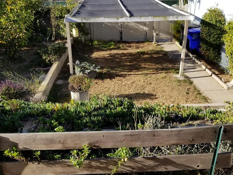 2nd image of 3162 Clairemont Dr