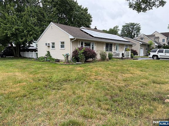 2nd image of 208 Lawrence Dr