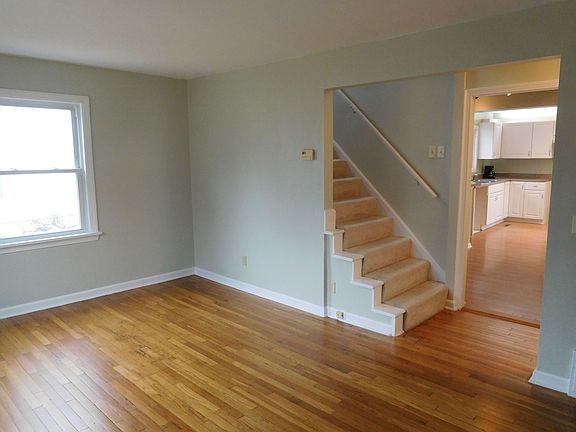 4th image of 441 E 270th St