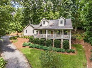 411 Redfield Dr, Clyde, NC 28721