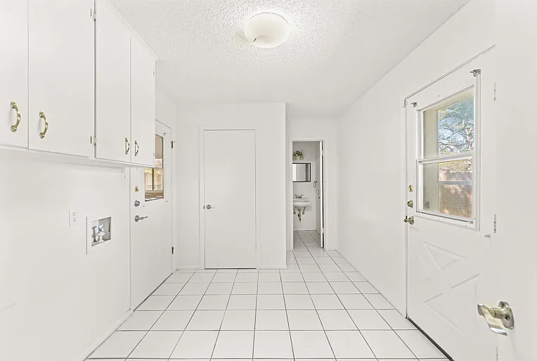1376 Poppy Ln — Photo 23