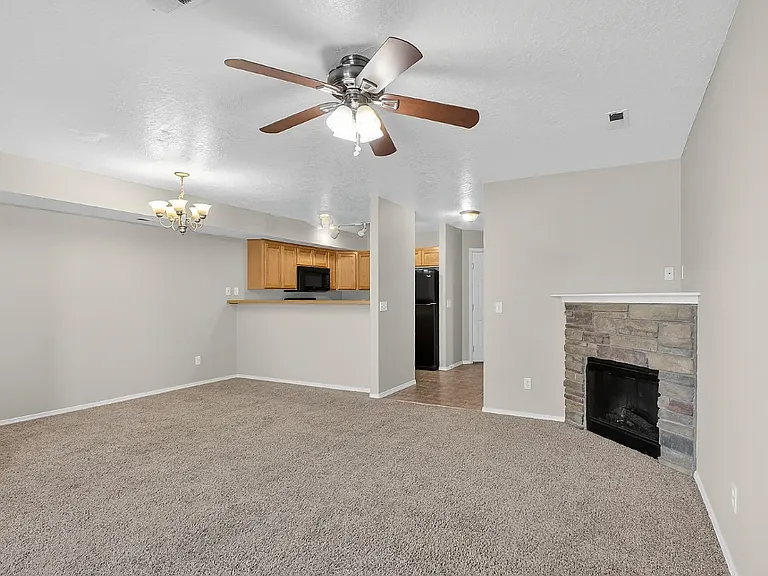 694 N Hydra Pl #A — Photo 5