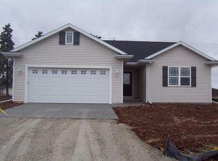 N8191 Pond Ct, SHERWOOD, WI 54169