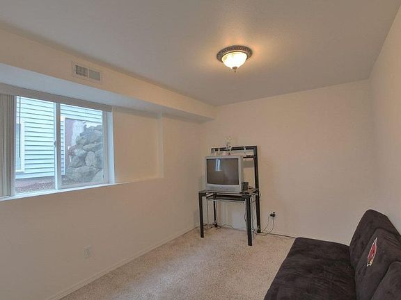 5th image of 600 Bremerton Blvd W
