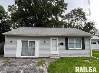 3014 S 3rd St, Southern View, IL 62703