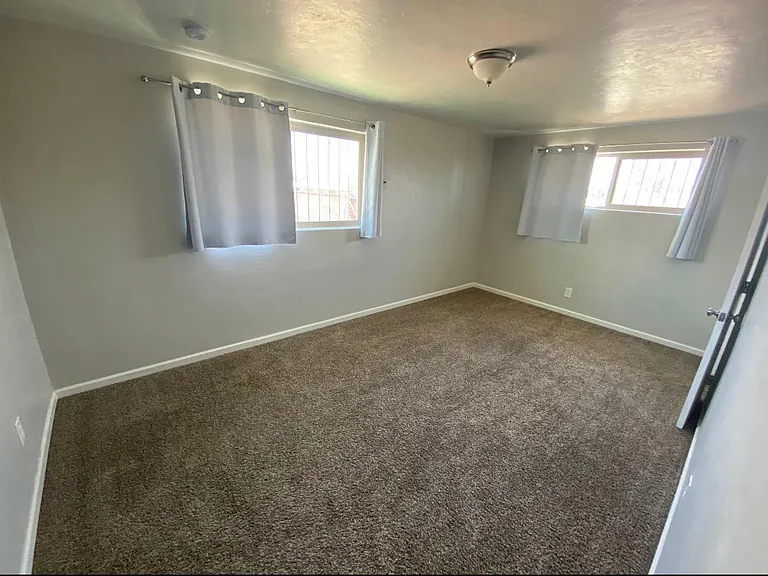 2202 N Los Altos Ave — Photo 15