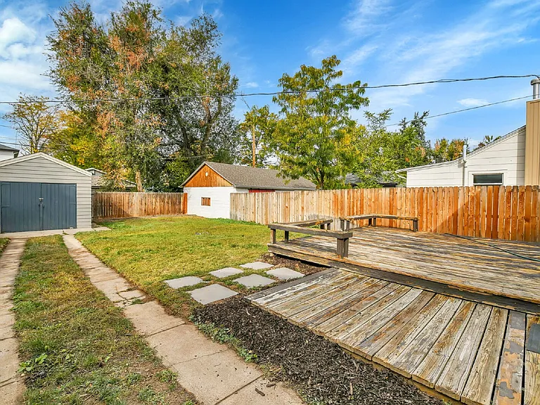 2245 S Franklin St — Photo 41