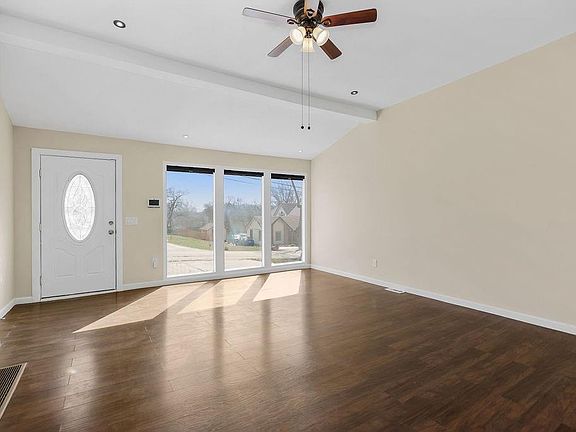 5th image of 3706 NE 82nd Ter