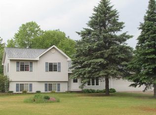 N6411 Valley Circle Rd, Plainfield, WI 54966