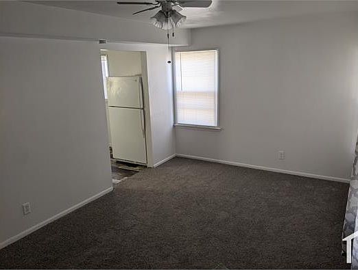 3rd image of 11128 Florence Ave