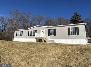 40 Overlook Dr, Manchester, PA 17345