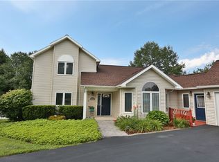 39 Bowen Rd, Churchville, NY 14428