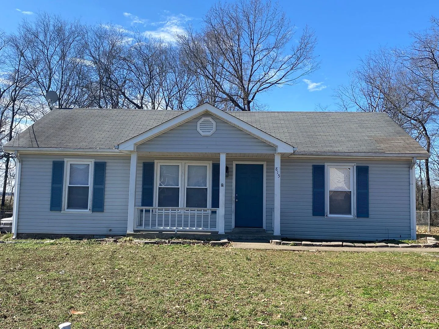 $1250 - 3 Bedroom 2 Bath Ranch Home — Photo 1