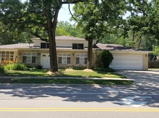 2616 Summit Ave, Highland Park, IL 60035