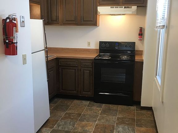 3rd image of 132 Greene St APT F