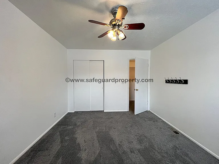 1906 E Jeremy Ct — Photo 16