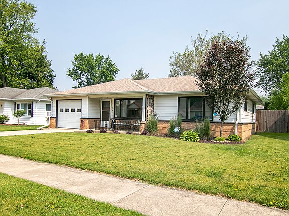 3rd image of 329 W Wood Ave