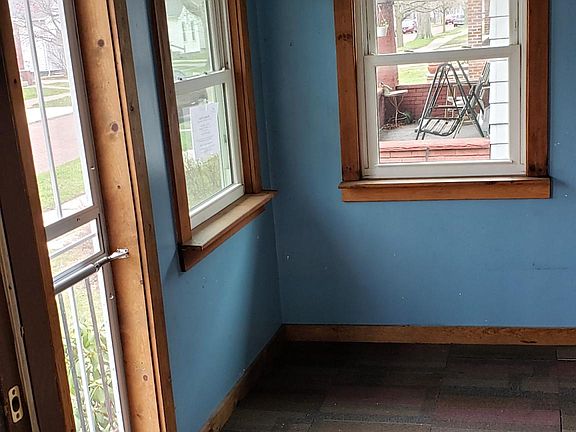 Enclosed front porch