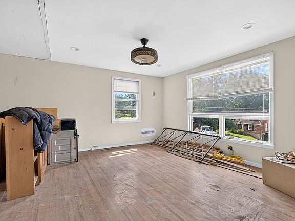 5th image of 264 Wallace Rd