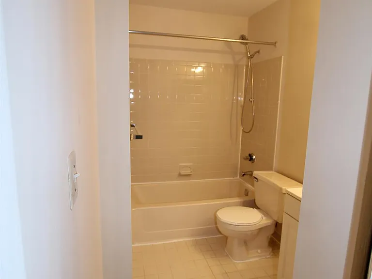 4707 Ravens Crest Dr — Photo 23