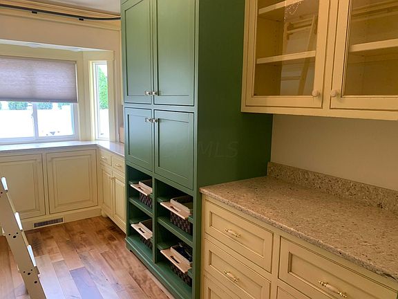 4th image of 4030 Apple Valley Dr