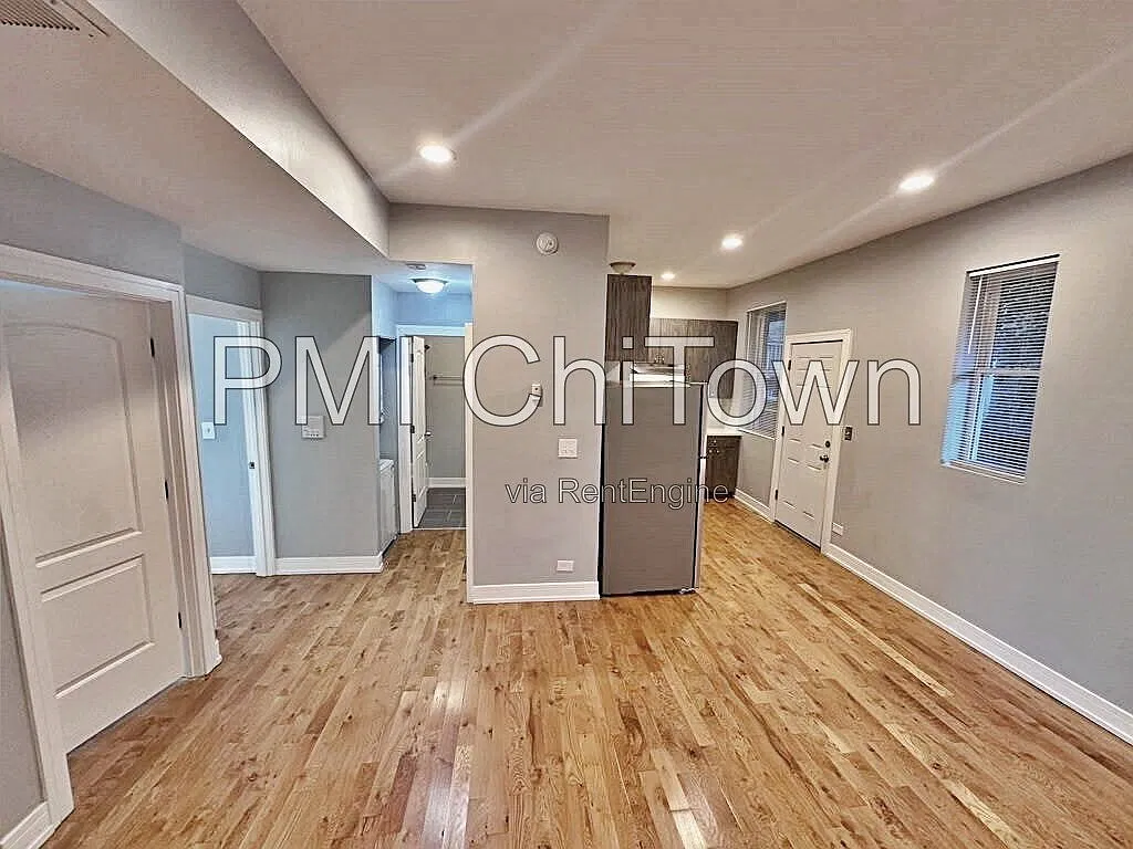 2 bed, 1.0 bath, $1,650 — Photo 2