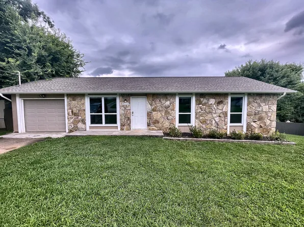 8220 Fallen Rock Dr, Knoxville, TN 37923
