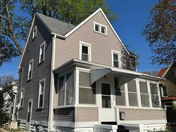 128 3rd Ave S, South Saint Paul, MN 55075