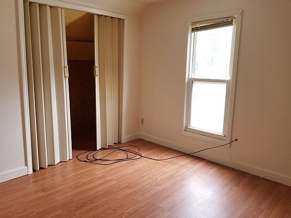 5th image of 408 Seymour Ave #8613944