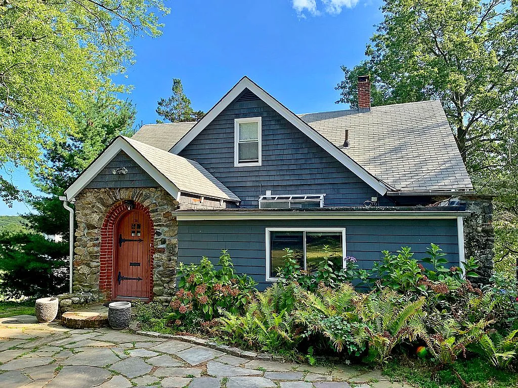 74 Madison Ave photo 1