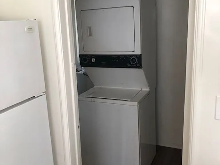 321 W Alameda Ave — Photo 5