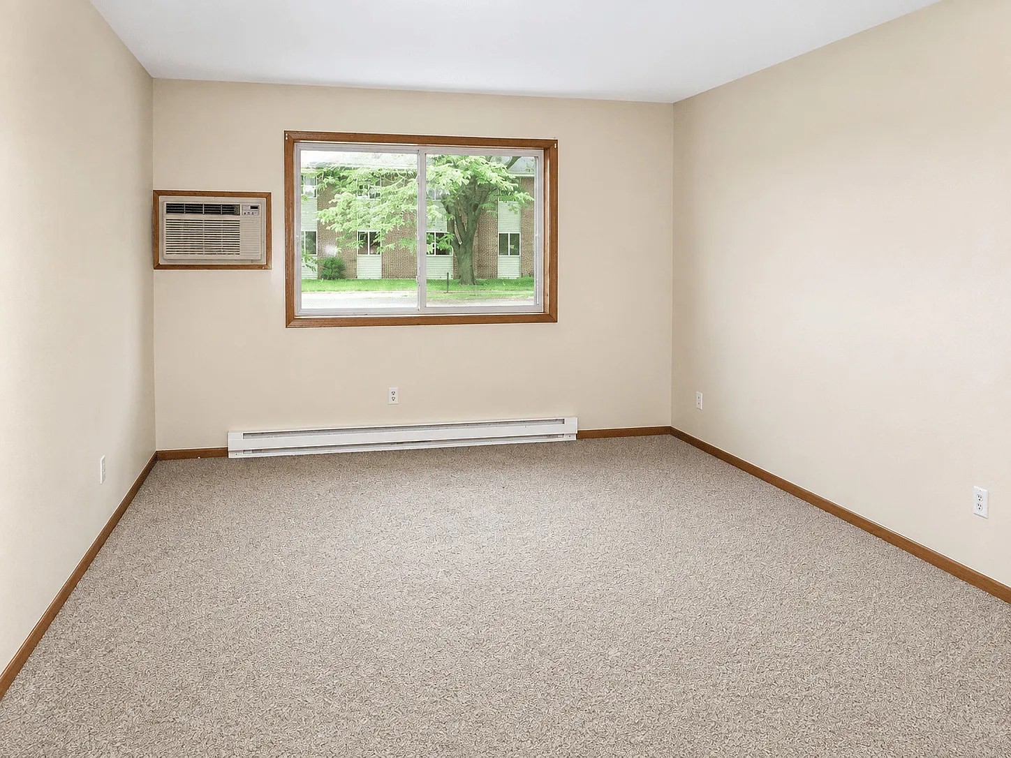 Westmar Apartments — Photo 2