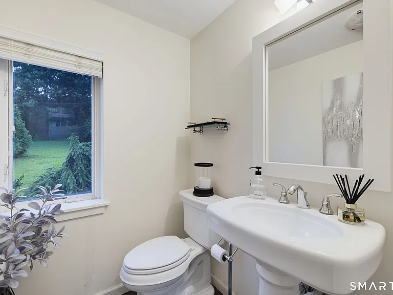 30 Riverside Ave — Photo 23